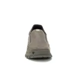 Zapatillas slip on Caterpillar modelo Threshold, color gris oscuro, fabricadas en cuero con elásticos laterales para un calce fácil, suela dentada de goma y logo de la marca en el lateral y la puntera.