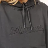 Canguro de algodón y poliéster color negro, con capucha ajustable mediante cordones, bolsillo frontal tipo canguro y logo bordado en el pecho.