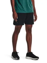 Short deportivo Under Armour Launch Elite 7 para hombre, color negro, con logo reflectivo en la pierna izquierda. Confeccionado en tejido ligero y transpirable, con forro interior y cintura elástica ajustable. Ideal para running y entrenamiento.