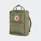 Mochila Fjallraven modelo Kanken Classic, color negro, con compartimento principal con cierre, bolsillo frontal con cierre, asas superiores con broche y correas ajustables para los hombros. Incluye el parche redondo característico de la marca en el frente.
