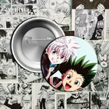 Pin metálico con imagen de los personajes Gon y Killua del anime Hunter x Hunter.