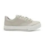 Championes urbanos Via Marte color gris claro, con cordones y suela de plataforma blanca.