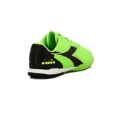 Championes de fútbol 5 Diadora Barricade TF, color verde flúor con detalles en negro y suela de goma con tapones.
