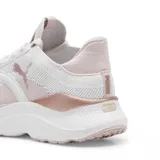 Championes Puma Softride Mayve color blanco con detalles en rosa.