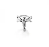 Anillo plateado con forma de libélula, realizado en aleación de metales bañada en plata de ley.