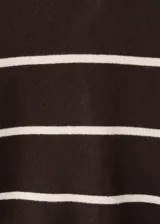 Jersey de punto de corte recto y diseño a rayas horizontales, con cuello redondo y manga larga.