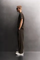 Camiseta de corte relajado confeccionada en tejido de algodón compacto, con cuello redondo y manga corta, perteneciente a la línea Zara Athleticz.