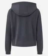 Campera deportiva Get Over de corte regular, confeccionada en tejido texturizado color gris oscuro. Presenta cierre frontal con zíper, capucha con cordones ajustables y mangas largas con puños elásticos.