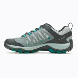 Championes de senderismo Merrell modelo Crosslander 3, confeccionados en gamuza y malla transpirable. Presentan un diseño en tonos gris y azul oscuro con detalles en turquesa, puntera protectora resistente a la abrasión, entresuela de espuma EVA y suela de goma con tracción duradera.