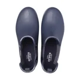 Botas de lluvia Crocs Freesail Chelsea negras, de caña baja y corte chelsea con paneles laterales elásticos.