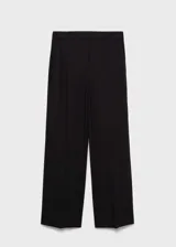 Pantalon de vestir de corte recto y tiro medio, con bolsillos laterales y cierre oculto. Presenta un diseño clásico con trabillas para cinturón y forro interior.