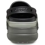 Zuecos Crocs modelo Classic Stacked de diseño slip-on, con capellada de color rosado claro y plataforma alta con suela dentada en tonos rosado medio y fucsia. Cuenta con perforaciones en el empeine para pines Jibbitz y tira trasera ajustable.