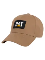 Gorro con visera curva de Caterpillar, color marrón, con parche de silicona negro con el logo de la marca en el frente y cierre ajustable a presión.