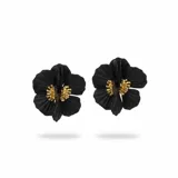 Aros tipo caravanas con diseño de flores negras en relieve y centro dorado con textura.