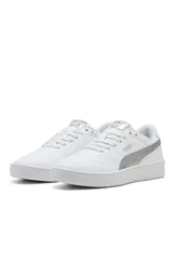 Championes deportivos Puma modelo Court Lally, de color blanco, con diseño urbano y suela de goma.