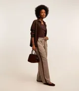 Pantalón de vestir de corte recto con estampa de cuadros, elástico y lazo en la cintura y raya lateral.