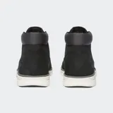 Botas Timberland Bradstreet Chukka de hombre, color negro, con cordones y ojales metálicos. Cuentan con cuello acolchado gris y suela blanca con detalles grises.