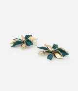 Maxi aros colgantes con forma de flor, color verde esmeralda con detalles dorados.