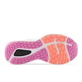 Championes de running New Balance Fresh Foam 680v7 para mujer, color rosa claro con detalles en gris, negro, naranja y fucsia. Confeccionados en malla técnica transpirable y amortiguación Fresh Foam de doble densidad.
