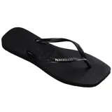 Ojotas Havaianas modelo Slim Square con puntera cuadrada, diseño minimalista en color negro con tiras finas y logo metálico aplicado.