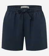 Bermuda masculina de corte recto, color rojo, con cintura elástica y cordón de ajuste. Cuenta con bolsillos laterales y traseros, confeccionada en una mezcla de algodón y lino.