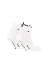 Medias tobilleras blancas Tommy Hilfiger con la palabra "Hilfiger" y el logo de la marca bordados en negro.