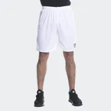 Short deportivo Umbro de corte clásico, confeccionado en tejido ligero de poliéster. Presenta cintura elástica con cordón ajustable y el logo de la marca bordado en el bajo de la pierna izquierda.