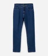 Pantalón de jean corte slim color azul oscuro, con cierre frontal de botón y cremallera, pasadores para cinturón y bolsillos funcionales.