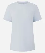 Remera básica de cuello redondo y manga corta con detalle de dobladillo, confeccionada en algodón suave.