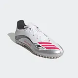 Championes de fútbol Adidas F50 Messi Club, color blanco con detalles en plateado, negro y rosa.