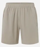 Bermuda deportiva color verde oliva, con cintura elástica, cordón interior, bolsillos laterales y logo reflectante en la pierna izquierda.