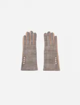 Guantes con diseño de cuadros tipo tartán en tono gris y beige, con detalle de cuatro botones decorativos en la parte exterior de la muñeca y función táctil en el dedo índice.