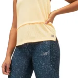 Musculosa deportiva New Balance Impact Run Hybrid color naranja, de corte ajustado y espalda deportiva.