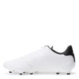 Championes de fútbol Topper modelo San Ciro V FG, color blanco con detalles en negro. Presentan capellada de cuero sintético con costuras reforzadas en la puntera y suela con tapones para césped natural.
