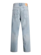 Jean de corte baggy con tiro alto y calce holgado en toda la pierna. Presenta un diseño clásico de cinco bolsillos con un lavado stonewash que le otorga un aspecto desgastado.
