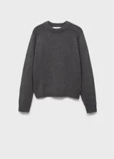 Jersey de punto grueso con cuello redondo y manga larga, de diseño recto y corte clásico.