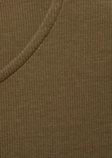 Vestido midi de diseño combinado en color verde oliva. Presenta un cuerpo ajustado de tejido de punto con cuello redondo y mangas cortas, unido a una falda amplia de corte evasé confeccionada en algodón.