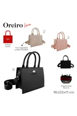 Cartera negra de PU con textura, asas superiores y correa regulable y desmontable con el logo de la marca. Tiene un detalle metálico en forma de labios en el frente.