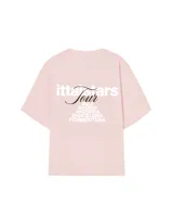 Remera celeste de corte recto con estampado en la espalda que incluye el texto "Itta Stars Tour" y una lista de ciudades: Ibiza, Madrid, Andorra, Barcelona y Formentera.