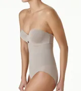 Faja alta color piel, sin costuras, con terminaciones láser y breteles removibles.