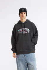 Hoodie canguro Quiksilver Palm Horizon de color negro con efecto gastado, capucha con cordón ajustable, bolsillo frontal tipo canguro y estampa gráfica multicolor en el pecho.