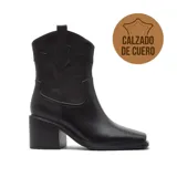 Bota texana de caña media, confeccionada en cuero negro, con taco cuadrado y punta cuadrada.
