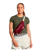 Riñonera Under Armour color borgoña con logo amarillo, correa gris regulable y cierre con cremallera.