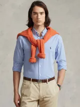 Camisa de hombre Polo Ralph Lauren, corte custom fit, confeccionada en popelina de algodón a cuadros celestes y blancos.