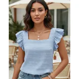 Blusa de color amarillo con textura fruncida, cuello cuadrado y mangas cortas con volados.