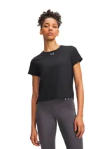 Remera deportiva Under Armour Velociti Pro Short Sleeve de mujer, color negro, de manga corta y cuello redondo. Confeccionada con tejido Iso-Chill ligero, elástico en cuatro direcciones, con perforaciones láser para ventilación y detalles reflectantes.