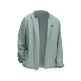 Campera cortaviento Under Armour Vibe Woven color celeste, con capucha, cierre frontal completo, logo en el pecho y bolsillos laterales con cierre.