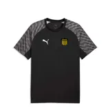 Remera deportiva Puma del Club Atlético Peñarol, color negro con mangas en gris con patrón geométrico. Presenta el logo de la marca en blanco y el escudo del club en el pecho.
