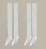 Par de medias largas hasta la rodilla, confeccionadas en tejido acanalado suave. El diseño presenta una textura elástica en la parte inferior y una sección lisa en la parte superior, ideal para combinar con botas.