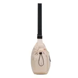 Bandolera de nylon color beige, de diseño holgado y redondeado con bolsillos frontales ajustables con cordón elástico y tope, correa ajustable negra y parche con logo de la marca.